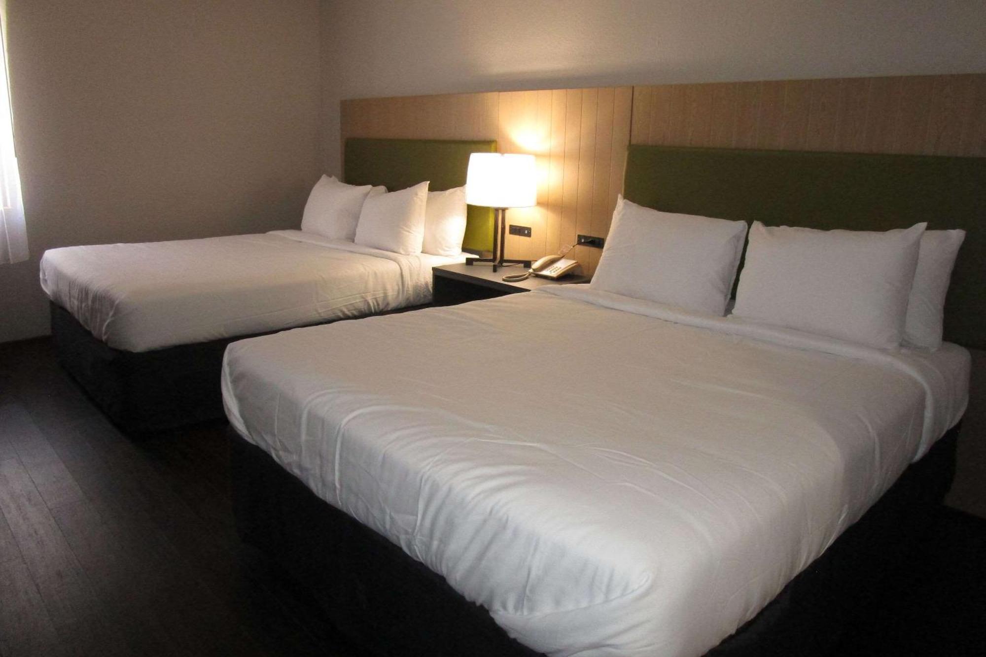 Country Inn & Suites By Radisson, Dunbar - Charleston Екстер'єр фото